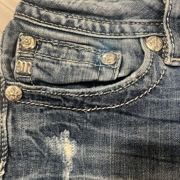 COPY - Miss Me Signature shorts - Picture 3 of 8